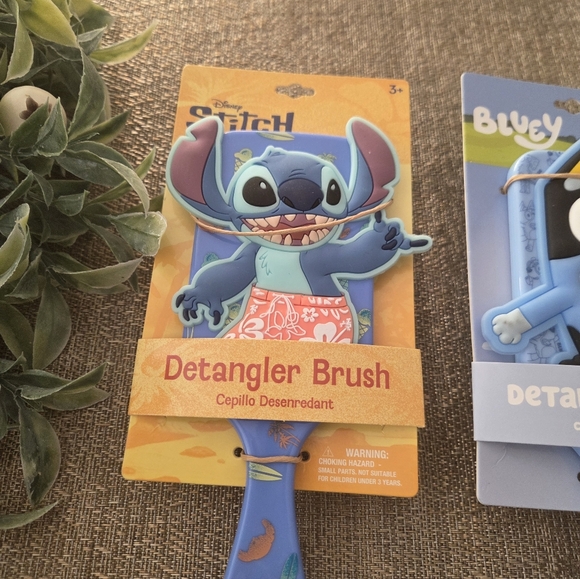 Detangler Brush, Choice Of - Picture 7 of 9